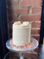 Load image into Gallery viewer, Vanilla cake with buttercream frosting.

